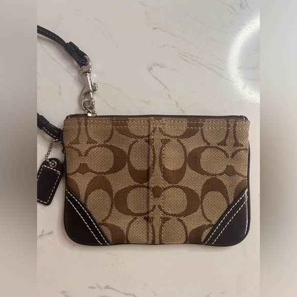 Coach Vintage Wristlet- EUC - Picture 1 of 13